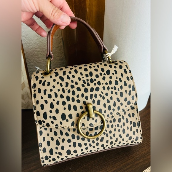 Universal Thread Bags Magnetic Flap Closure Leopard Print Mini Shoulder Handbag - Picture 12 of 13